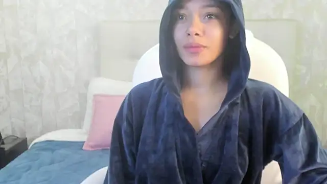 Snapshot of sara_sharma_ chatting on October 22, 4:40 pm sara sharma online show from October 22, 4:40 pm