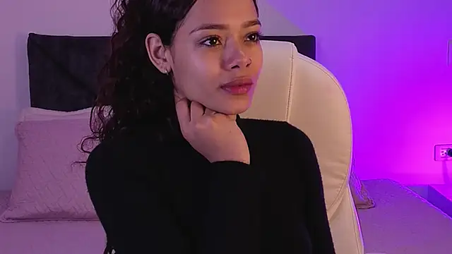 Snapshot of sara_sharma_ chatting on October 27, 2:21 pm sara sharma online show from October 27, 2:21 pm