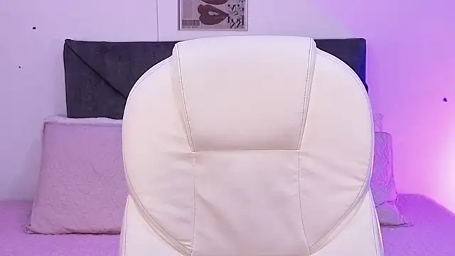 Snapshot of sara_sharma_ chatting on November 5, 2:39 pm sara sharma online show from November 5, 2:39 pm