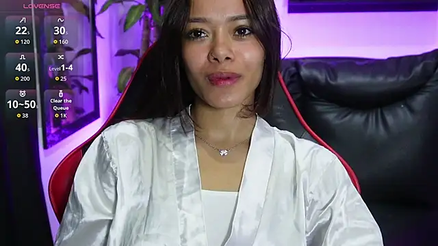 Snapshot of sara_sharma_ chatting on November 12, 2:17 pm sara sharma online show from November 12, 2:17 pm