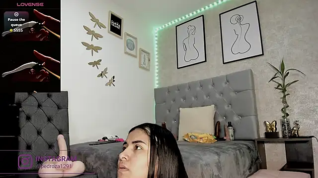 Snapshot of crystal_beennz chatting on December 1, 1:54 am crystal beennz online show from December 1, 1:54 am