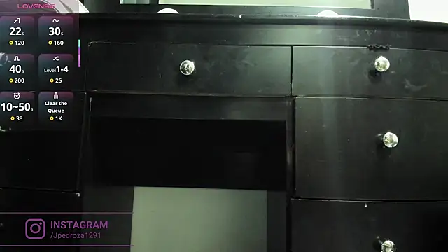 Snapshot of crystal_beennz chatting on December 5, 3:26 am crystal beennz online show from December 5, 3:26 am