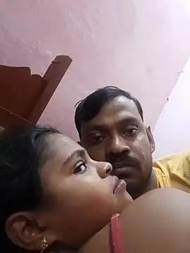 Snapshot of Hot_couple493 chatting on February 10, 12:41 am Hot couple493 online show from February 10, 12:41 am