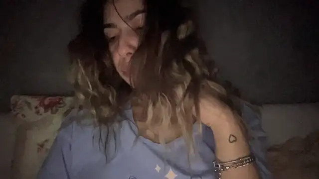 sarrah rossy online show from December 17, 9:10 pm