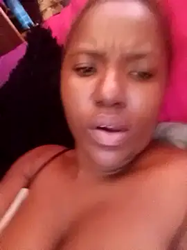 Snapshot of Coco_Nile chatting on February 24, 11:43 am Coco Nile online show from February 24, 11:43 am