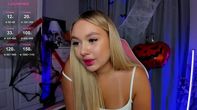 Snapshot of _Loneve__ chatting on October 15, 2:50 pm  Loneve   online show from October 15, 2:50 pm