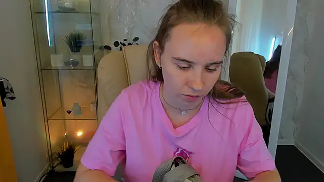 Lika 0ne online show from September 27, 11:59 am