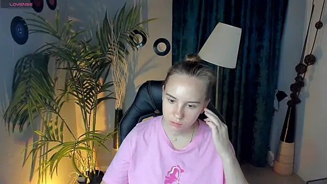 Lika 0ne online show from September 30, 10:20 am