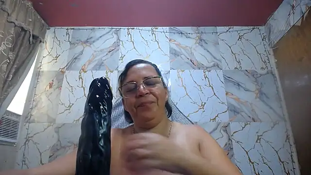 Snapshot of alina_maturehot chatting on June 28, 6:58 pm alina maturehot online show from June 28, 6:58 pm