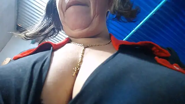 Snapshot of alina_maturehot chatting on July 24, 8:29 pm alina maturehot online show from July 24, 8:29 pm