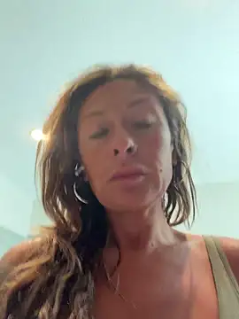 Snapshot of bossyroxy84 chatting on July 8, 3:16 pm bossyroxy84 online show from July 8, 3:16 pm