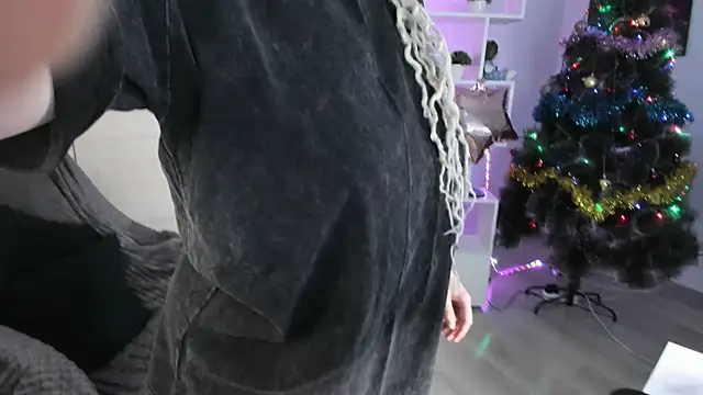 HoneySallyMoore online show from December 21, 1:47 am