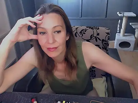 Snapshot of hannaha chatting on May 18, 10:32 am hannaha online show from May 18, 10:32 am