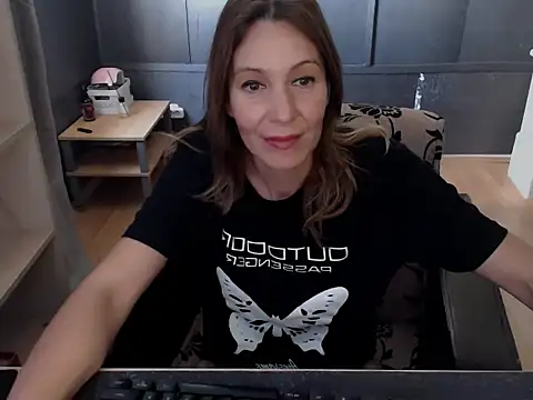 Snapshot of hannaha chatting on May 29, 10:57 am hannaha online show from May 29, 10:57 am