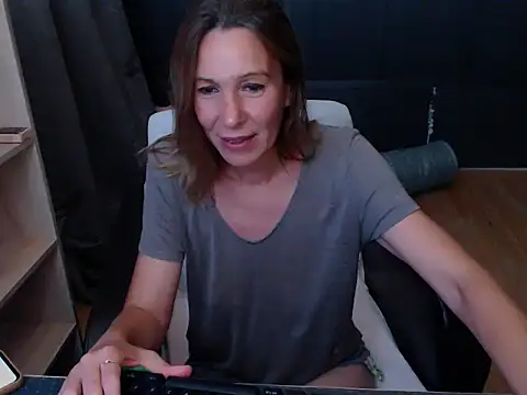 Snapshot of hannaha chatting on July 3, 7:31 pm hannaha online show from July 3, 7:31 pm