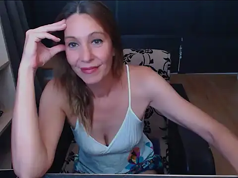 Snapshot of hannaha chatting on July 23, 6:17 pm hannaha online show from July 23, 6:17 pm