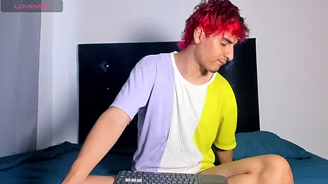 Snapshot of angel_starxx chatting on February 13, 9:49 pm angel starxx online show from February 13, 9:49 pm