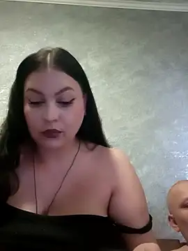 Snapshot of Greta_Tamar chatting on November 12, 6:14 am Greta Tamar online show from November 12, 6:14 am