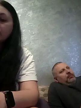 Snapshot of Greta_Tamar chatting on December 4, 5:39 am Greta Tamar online show from December 4, 5:39 am