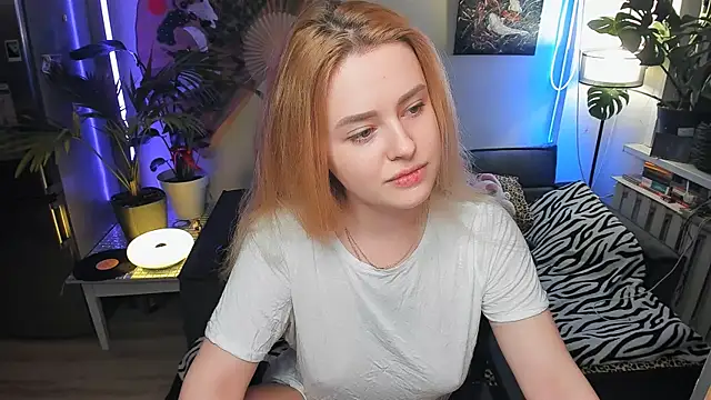 Snapshot of Alexa_Pirs chatting on December 4, 9:12 pm Alexa Pirs online show from December 4, 9:12 pm