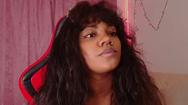 Daphnewalker   online show from December 20, 11:12 pm