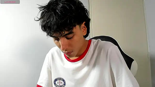 Snapshot of salvatore_montt chatting on February 24, 11:52 pm salvatore montt online show from February 24, 11:52 pm