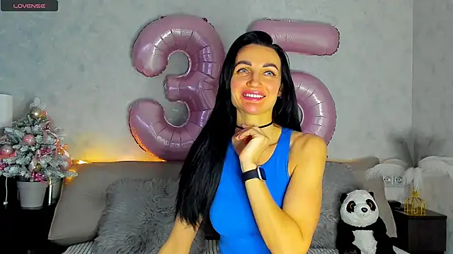 Snapshot of Tina_Mart chatting on December 4, 12:14 pm Tina Mart online show from December 4, 12:14 pm