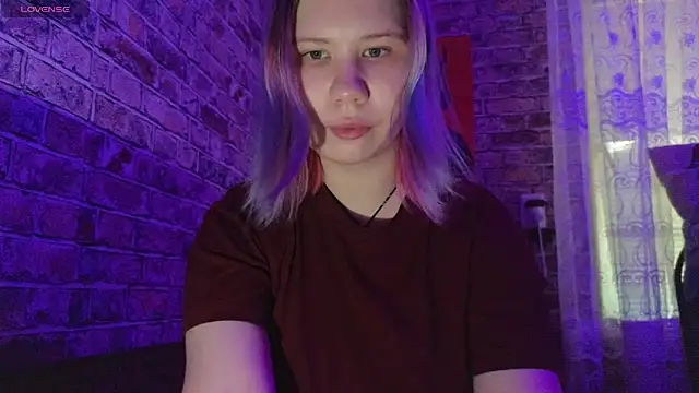 Little kitsune1707 online show from September 27, 8:41 am