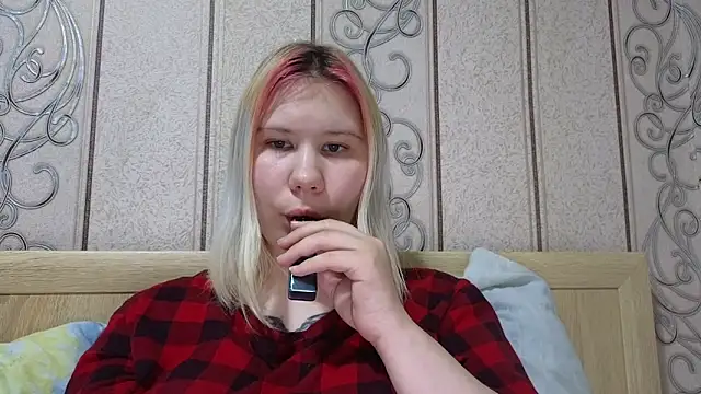 Little kitsune1707 online show from November 25, 12:05 pm