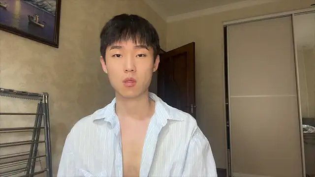 Snapshot of Brian_Stars chatting on May 22, 6:46 pm Brian Stars online show from May 22, 6:46 pm