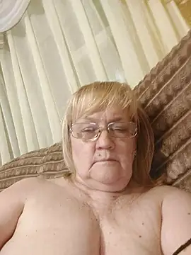 Snapshot of Violet5364 chatting on June 11, 7:45 pm Violet5364 online show from June 11, 7:45 pm