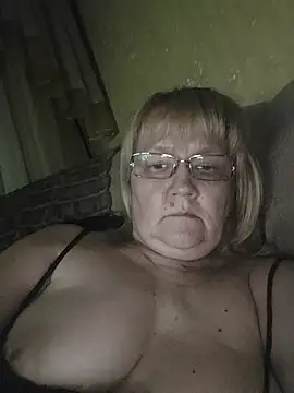 Snapshot of Violet5364 chatting on June 15, 8:00 pm Violet5364 online show from June 15, 8:00 pm