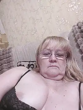 Snapshot of Violet5364 chatting on June 26, 8:24 pm Violet5364 online show from June 26, 8:24 pm