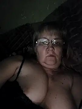 Snapshot of Violet5364 chatting on July 25, 9:34 pm Violet5364 online show from July 25, 9:34 pm