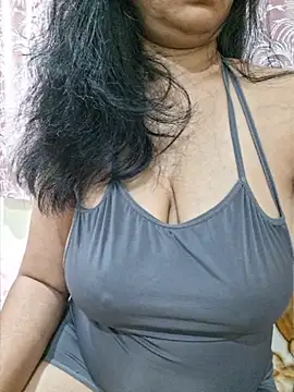 Jassi Does online show from June 5, 9:42 pm