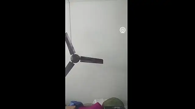 Snapshot of Harsh424242 chatting on February 26, 9:32 am Harsh424242 online show from February 26, 9:32 am