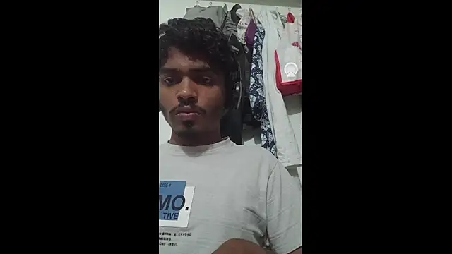 Snapshot of Harsh424242 chatting on March 5, 6:34 pm Harsh424242 online show from March 5, 6:34 pm