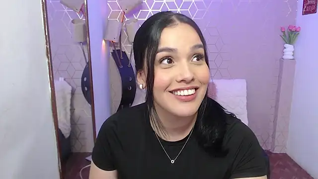 Snapshot of Lana_Pearce chatting on November 18, 10:25 pm Lana Pearce online show from November 18, 10:25 pm