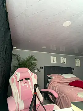 alejandra jonees online show from July 21, 2:03 am