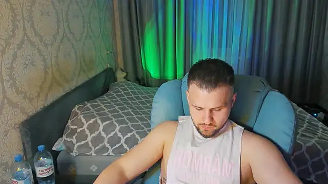 Snapshot of Vladik_b chatting on March 18, 6:55 pm Vladik b online show from March 18, 6:55 pm
