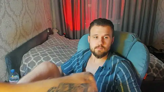 Snapshot of Vladik_b chatting on April 10, 6:23 pm Vladik b online show from April 10, 6:23 pm