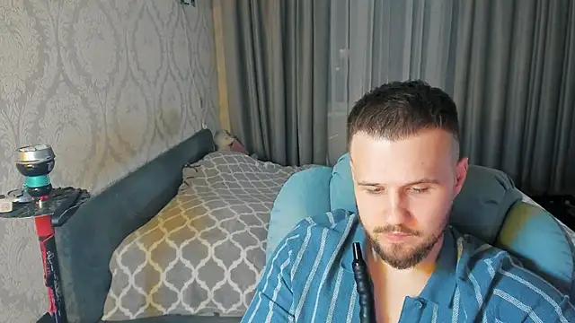 Snapshot of Vladik_b chatting on April 16, 5:36 pm Vladik b online show from April 16, 5:36 pm
