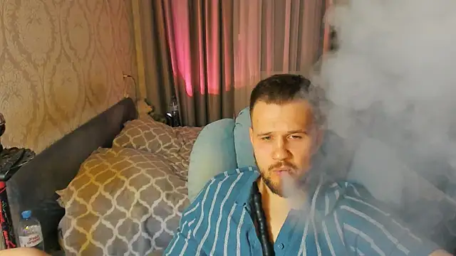 Snapshot of Vladik_b chatting on April 21, 5:50 pm Vladik b online show from April 21, 5:50 pm