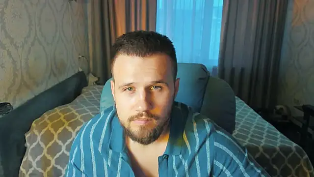 Snapshot of Vladik_b chatting on April 25, 5:10 pm Vladik b online show from April 25, 5:10 pm