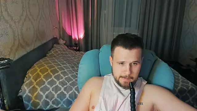 Snapshot of Vladik_b chatting on May 1, 6:01 pm Vladik b online show from May 1, 6:01 pm