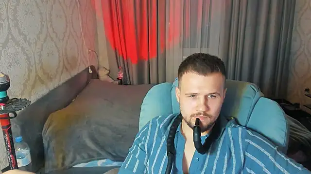 Snapshot of Vladik_b chatting on May 14, 6:15 pm Vladik b online show from May 14, 6:15 pm