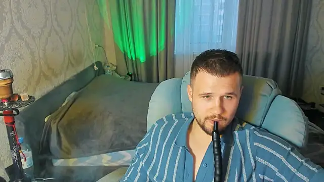 Snapshot of Vladik_b chatting on May 15, 5:53 pm Vladik b online show from May 15, 5:53 pm