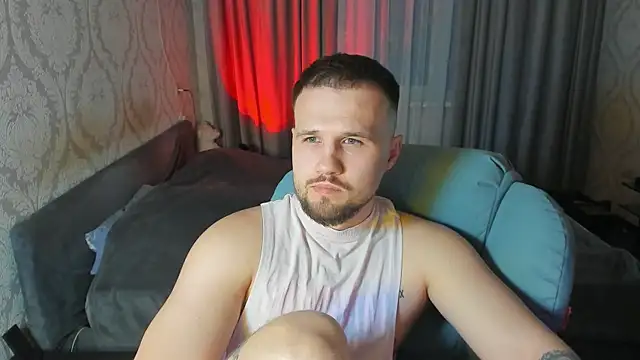 Snapshot of Vladik_b chatting on May 28, 6:38 pm Vladik b online show from May 28, 6:38 pm