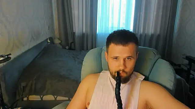 Snapshot of Vladik_b chatting on June 16, 5:15 pm Vladik b online show from June 16, 5:15 pm
