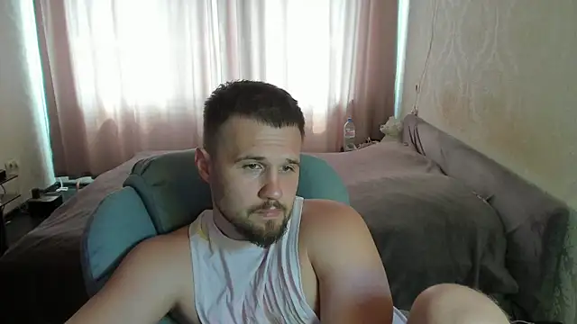 Snapshot of Vladik_b chatting on June 29, 10:15 am Vladik b online show from June 29, 10:15 am